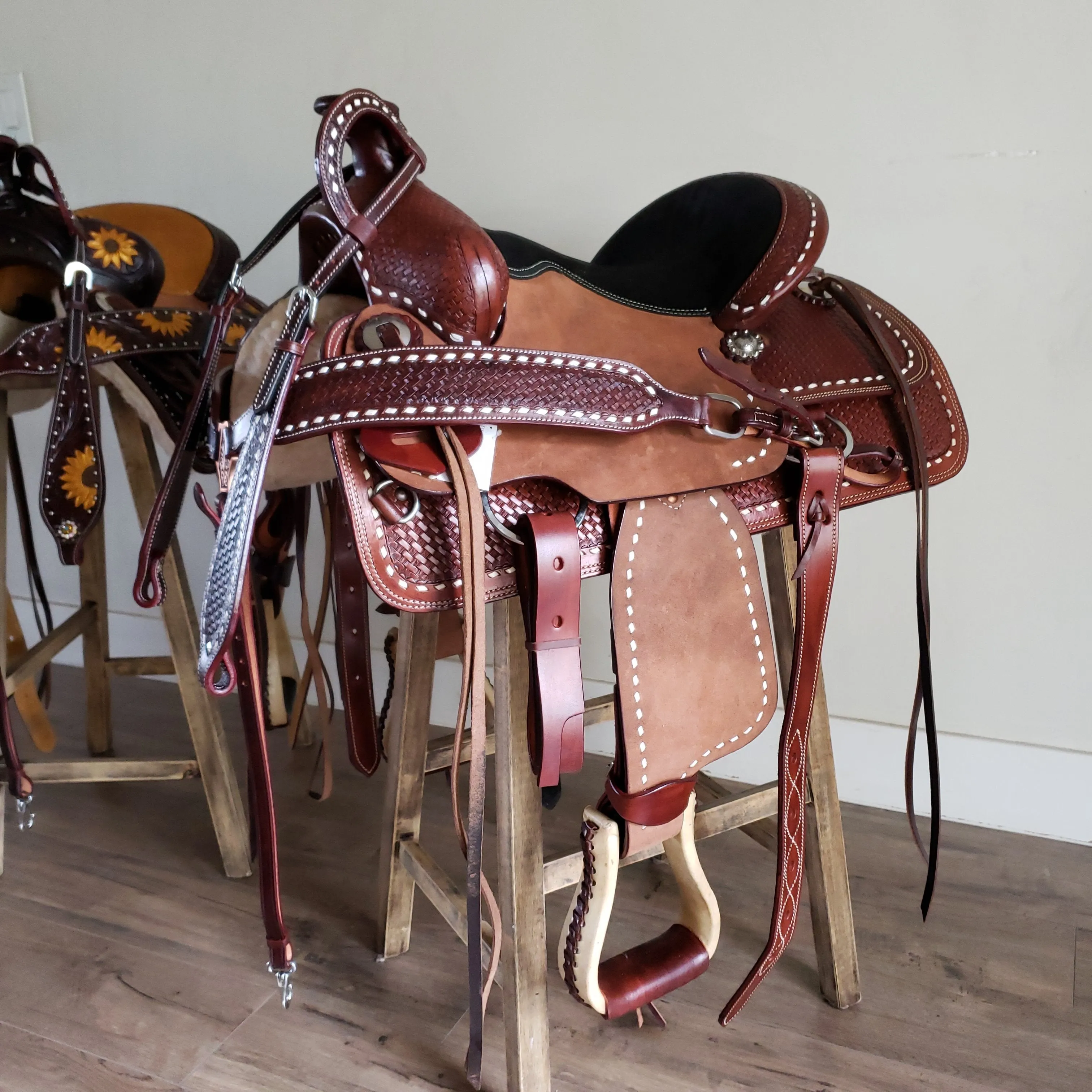 14" Buckaroo Buckstitch Saddle