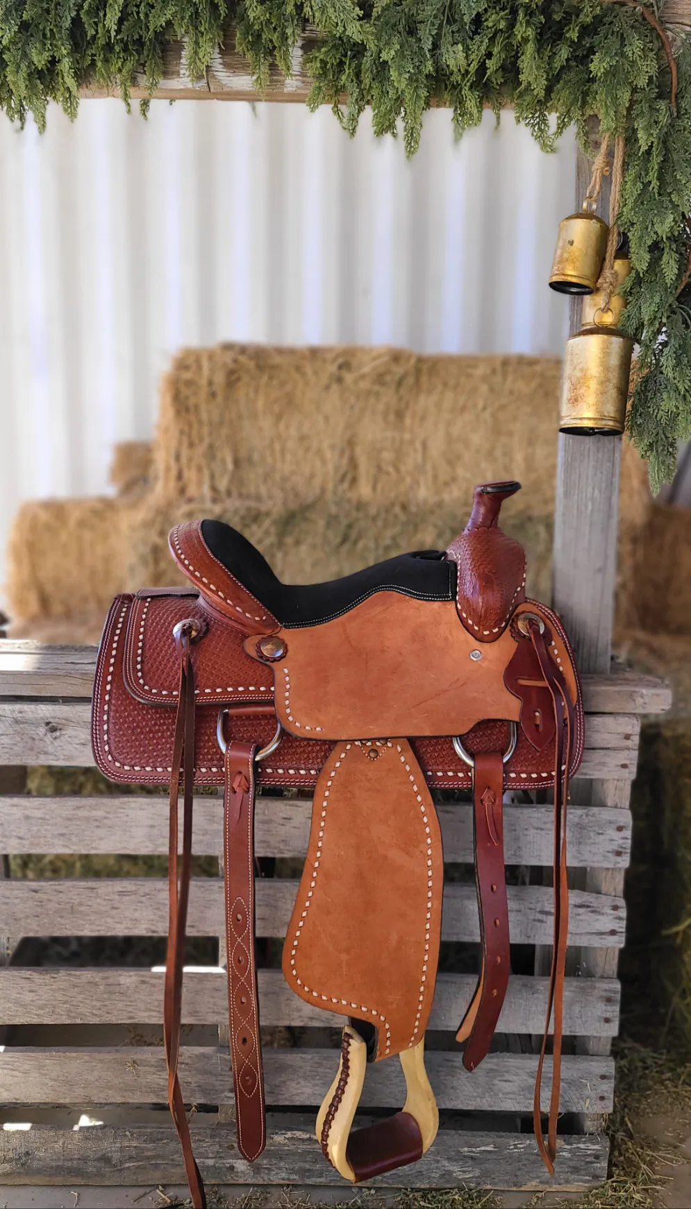 14" Buckaroo Buckstitch Saddle