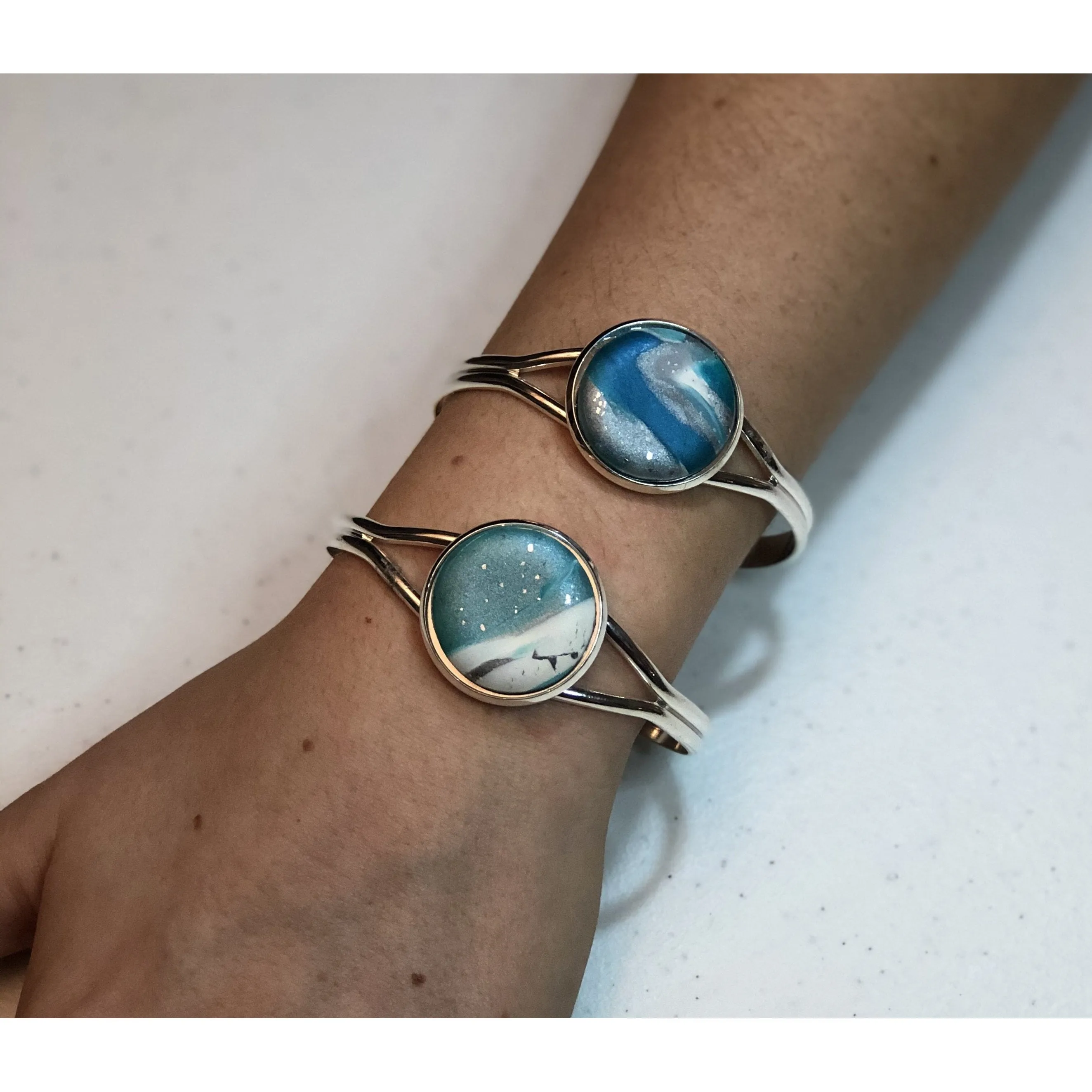25mm Round Focal Bangle - Turquoise Water