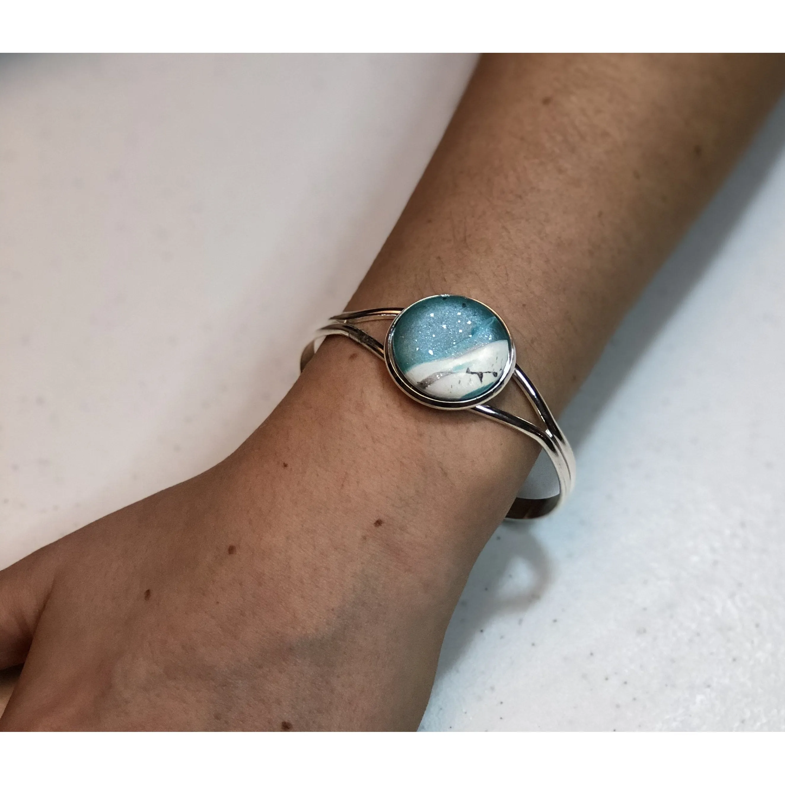 25mm Round Focal Bangle - Turquoise Water