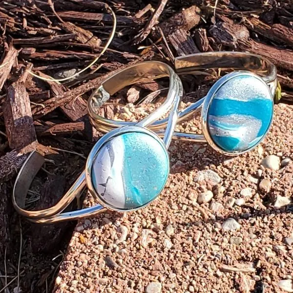 25mm Round Focal Bangle - Turquoise Water
