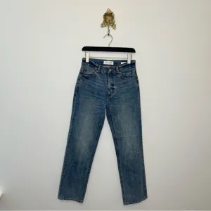 Aritzia Denim Forum the '90s Classic Mid-rise Straight Jean 26