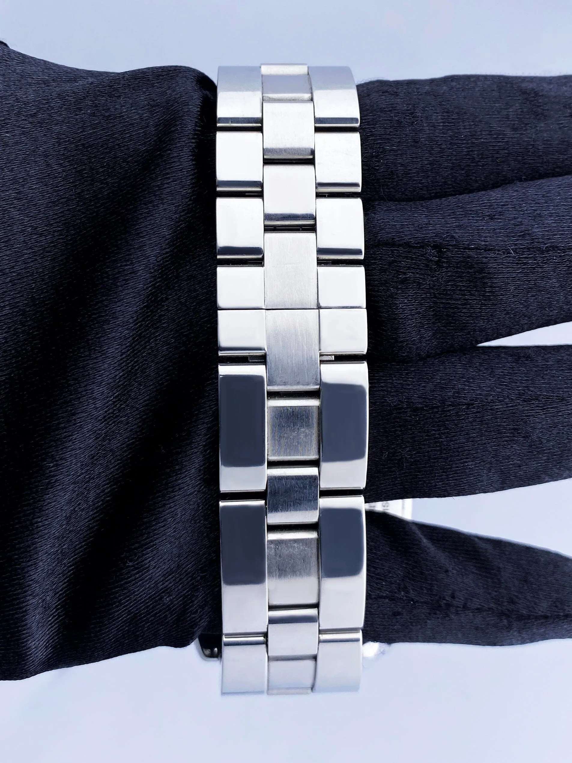 Cartier Roadster GGC98000 / 2618 Black Dial Mens Watch