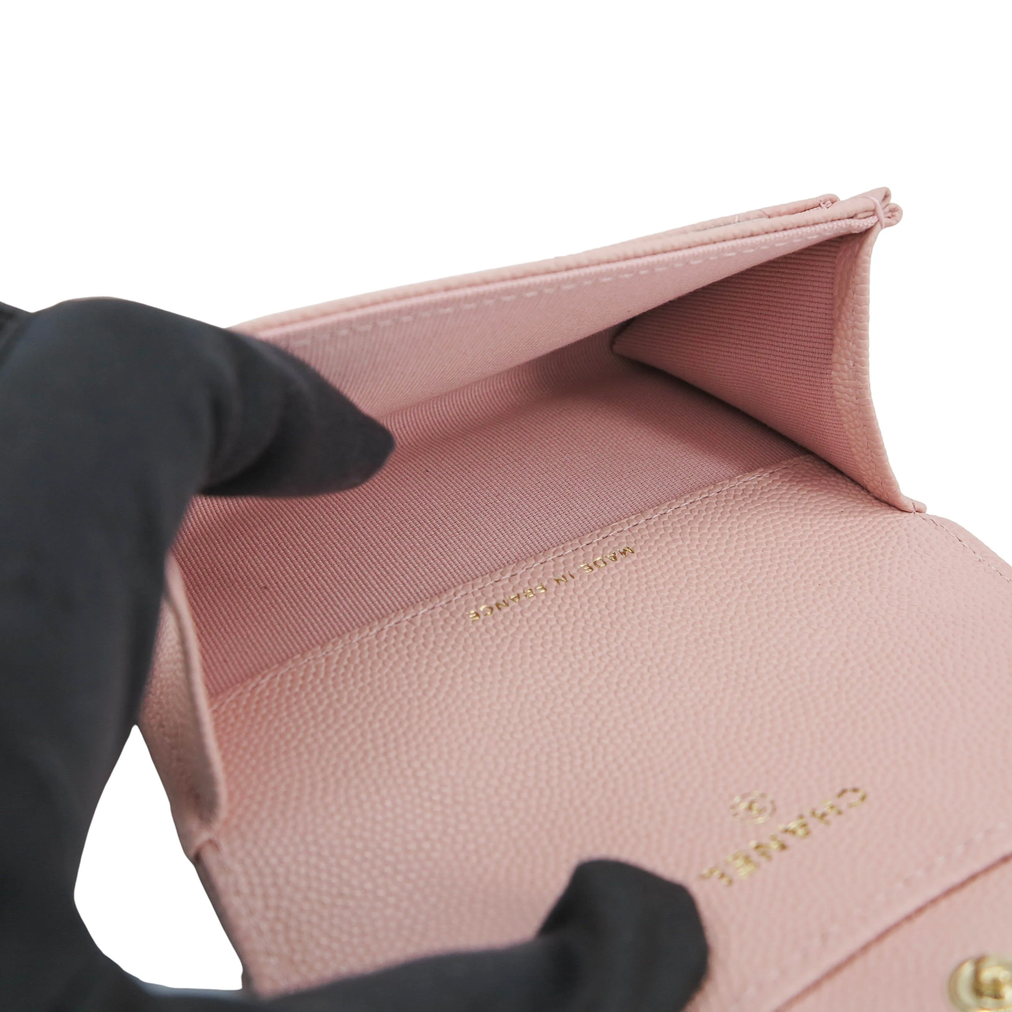 Classic Flap Card Holder in 22B Pink Caviar