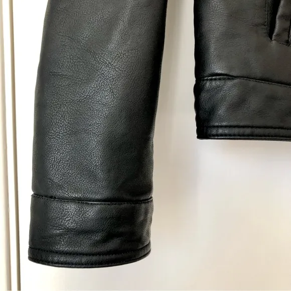 Levi’s Black Vegan Leather Sherpa Lined Trucker Jacket Classic Americana