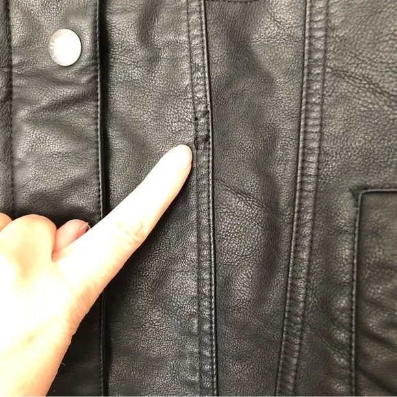 Levi’s Black Vegan Leather Sherpa Lined Trucker Jacket Classic Americana