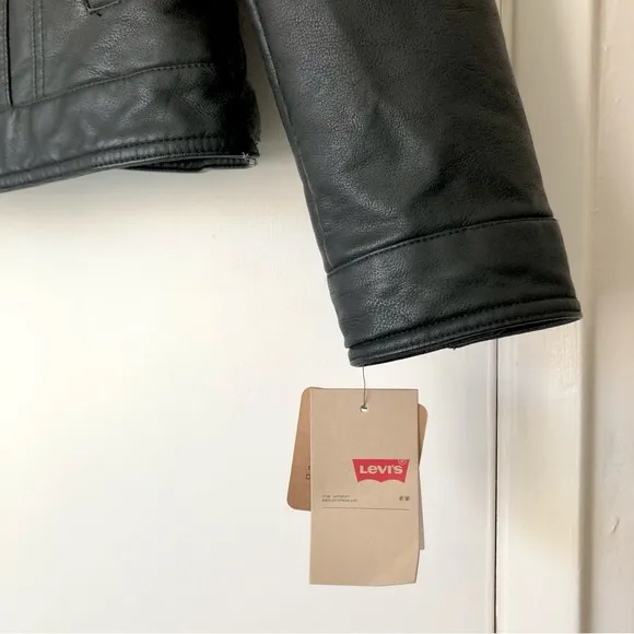 Levi’s Black Vegan Leather Sherpa Lined Trucker Jacket Classic Americana