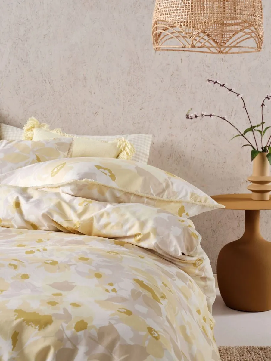 LINEN HOUSE DAFFODIL GARDEN QUILT COVER SET