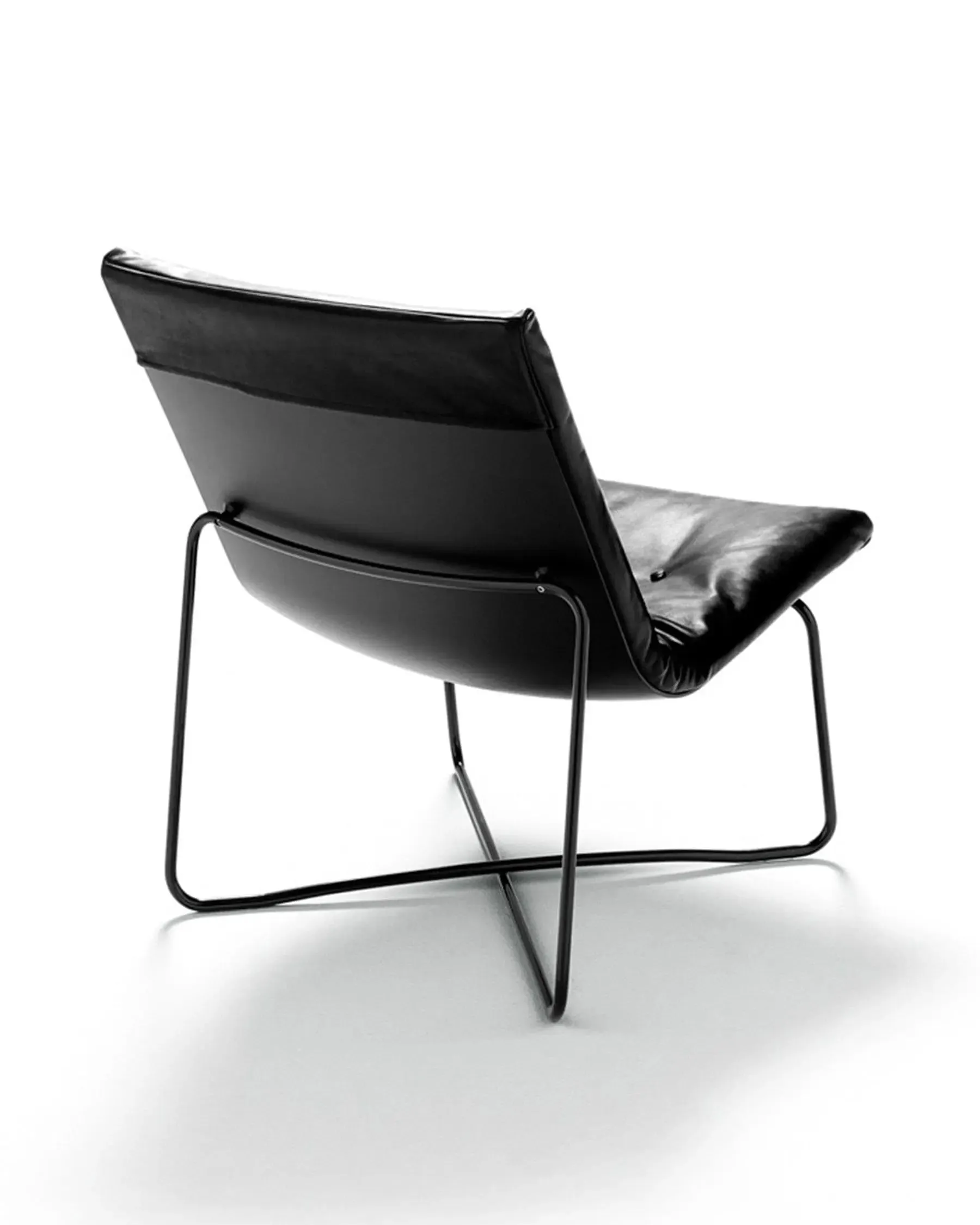 Low Chair LC03 - Small Armchair