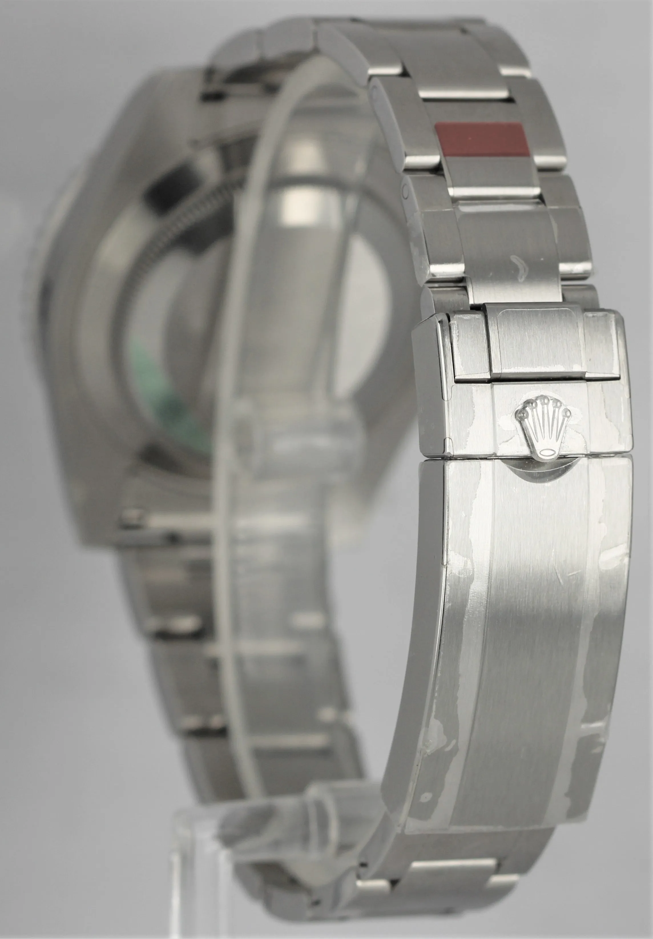 NOS Rolex Submariner Date HULK Stainless Green Oyster 40mm 116610 LV Watch B P